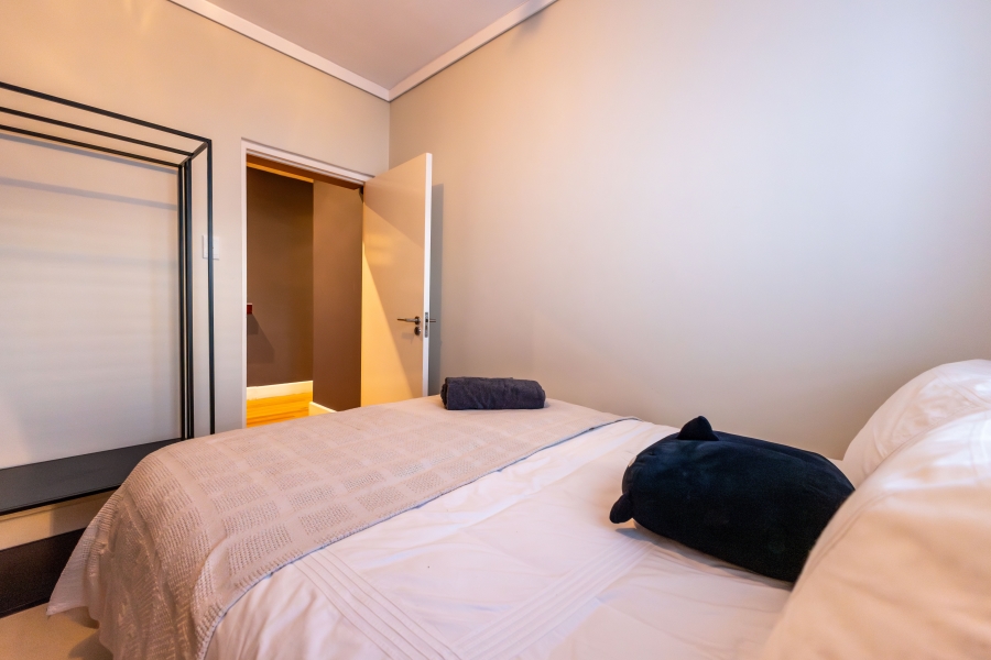 To Let 3 Bedroom Property for Rent in Sea Point Western Cape